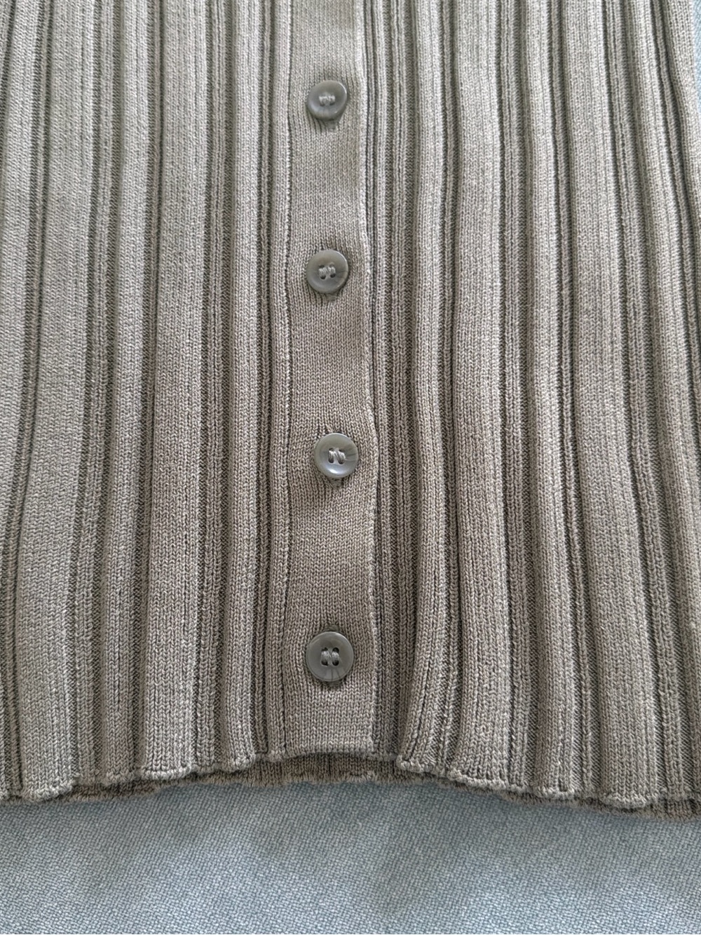 Ribbed Button-Front Collared Cardigan - Picture 3 of 3